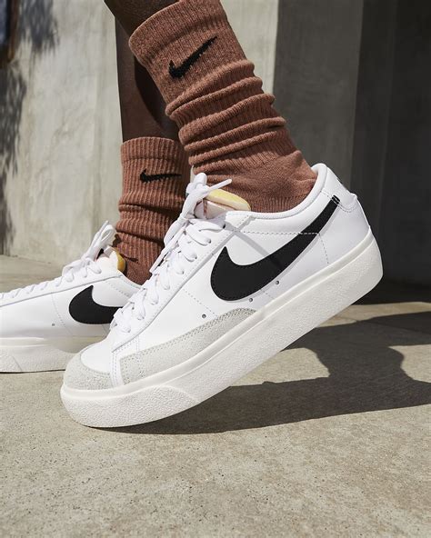 nike blazer low women's